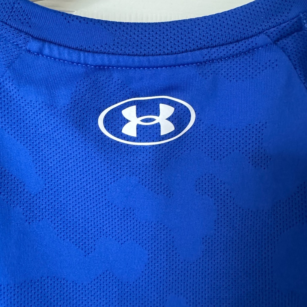 Under Armour Blue Camo Shirt with Small Logo Youth Large EUC - Picture 7 of 7